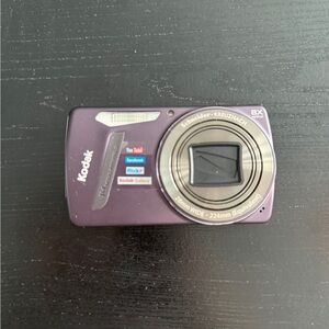 Kodak EasyShare M580 14.0MP Digital Camera - Purple - 8xZoom